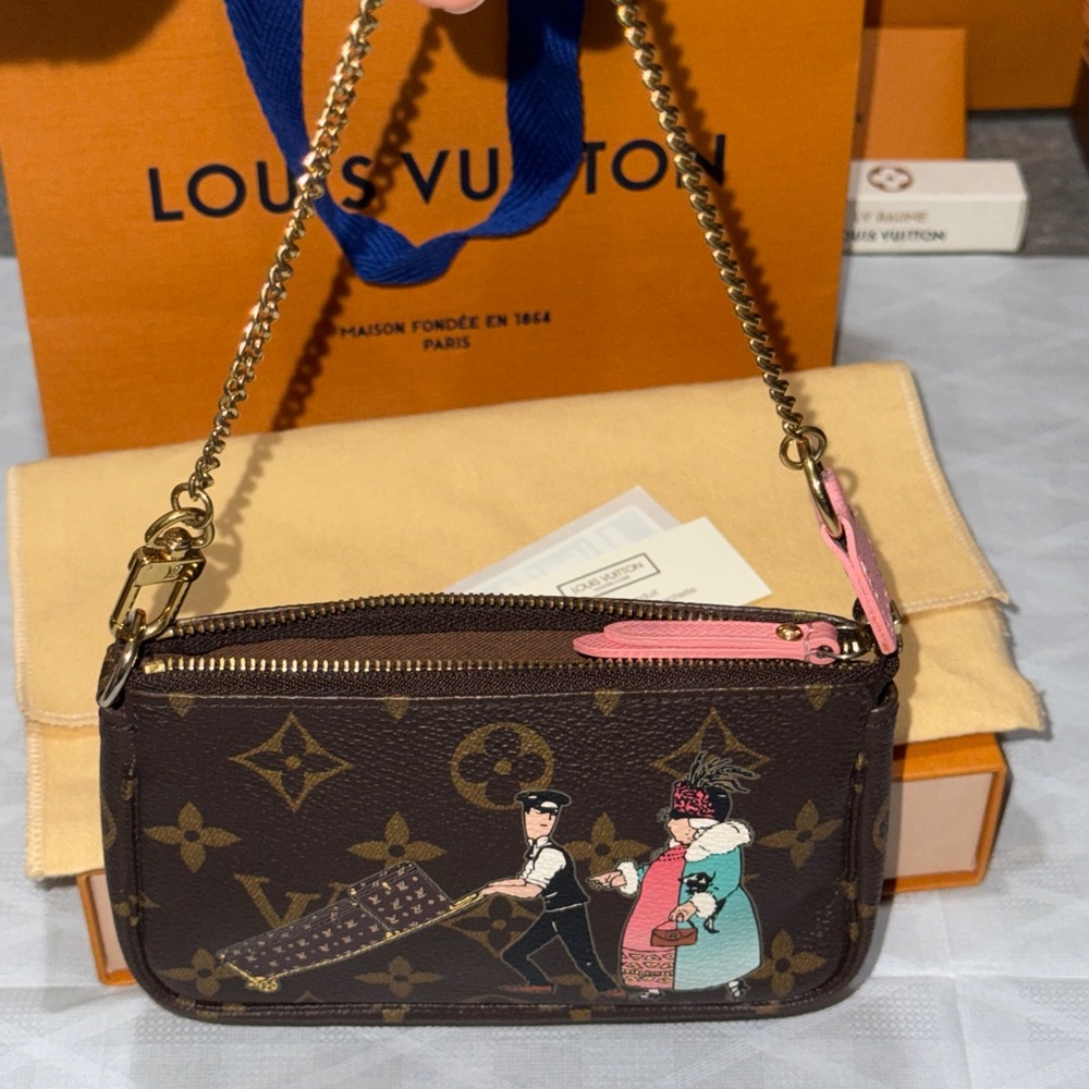 Louis Vuitton Limited Edition Mini Pochette Accessoires🎀